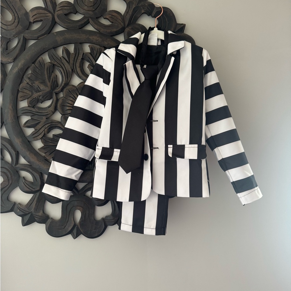 Beetlejuice Spirit Halloween Kids Costume 3-4T